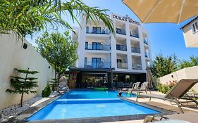 Duka'S Hotel